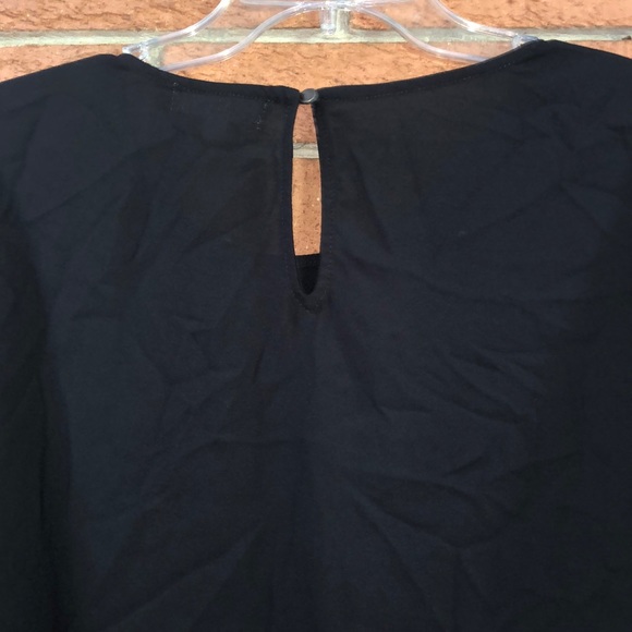 🖤SOCIALITE🖤 FLUTTER SLEEVE FRONT TIE BLOUSE🖤 - Picture 7 of 8